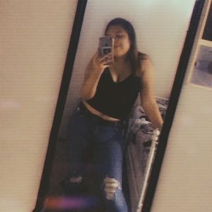 Meet your Posher, Desiree